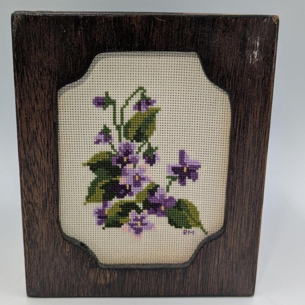 Vintage Tissue Box Cover Wood Needlepoint Purple Violets Square Boutique